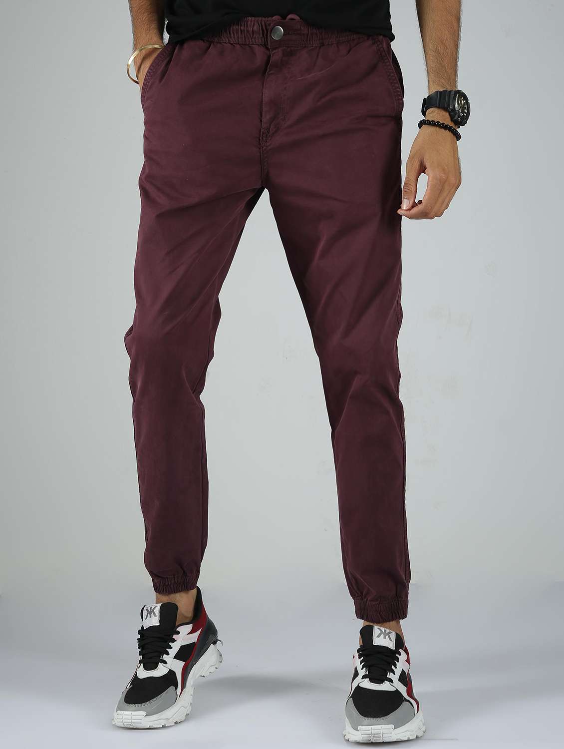 men solid mid rise regular fit jogger