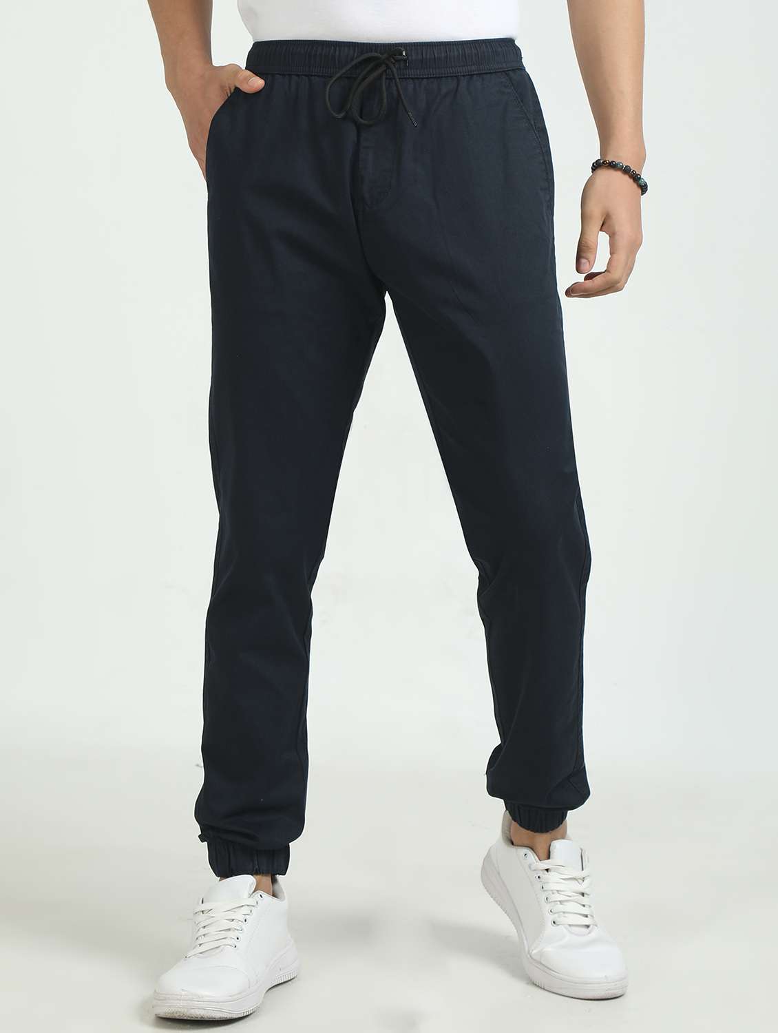 men solid mid rise regular fit jogger - 22052404 -  Zoom Image - 0