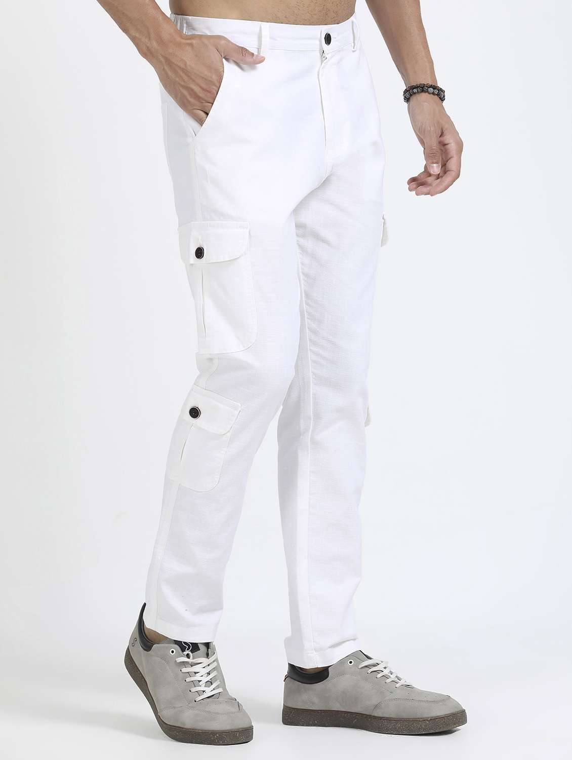 men solid mid rise regular fit cargo - 22052489 -  Standard Image - 2