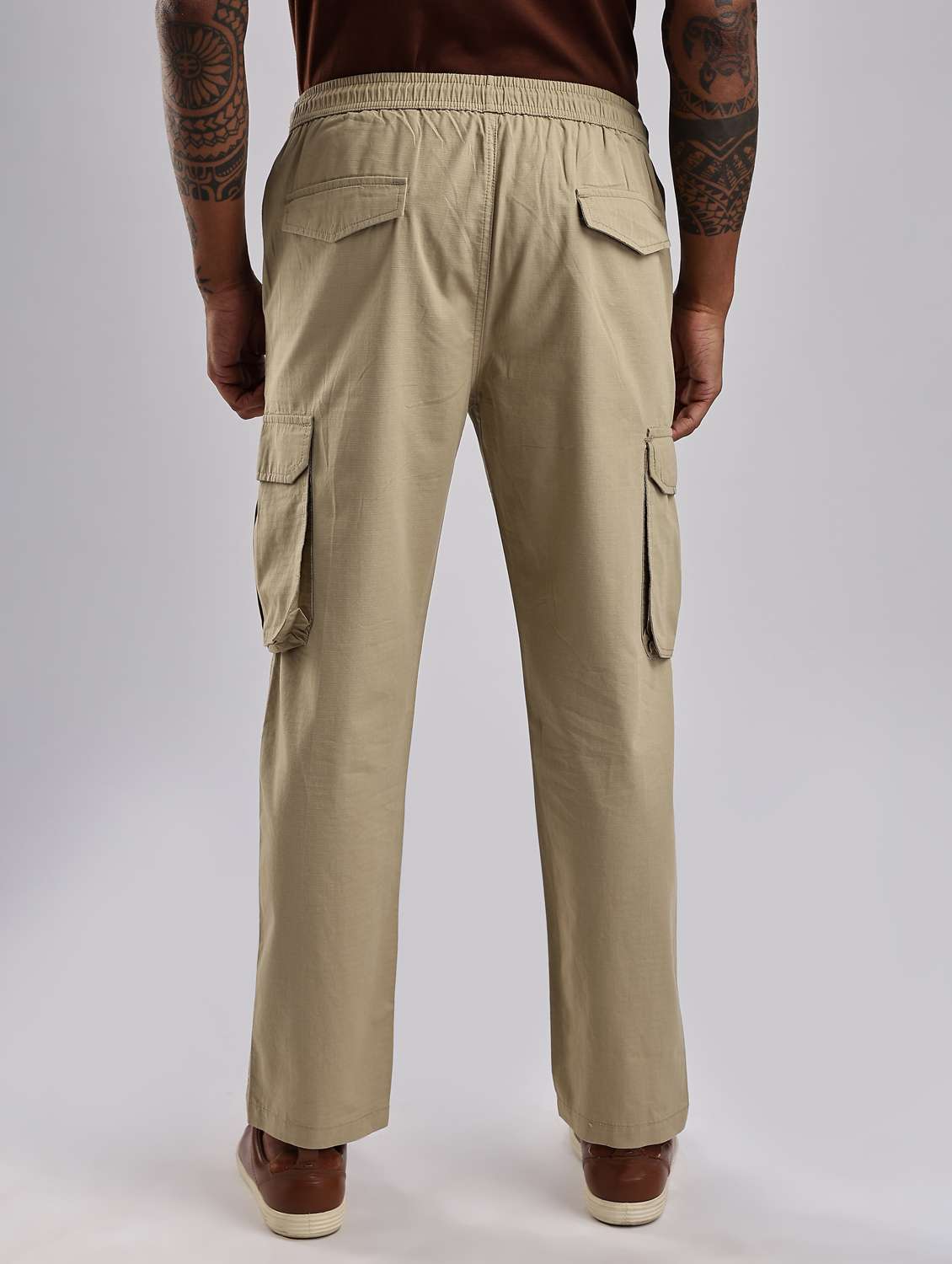 men solid mid rise relaxed fit cargo - 22052558 -  Standard Image - 2