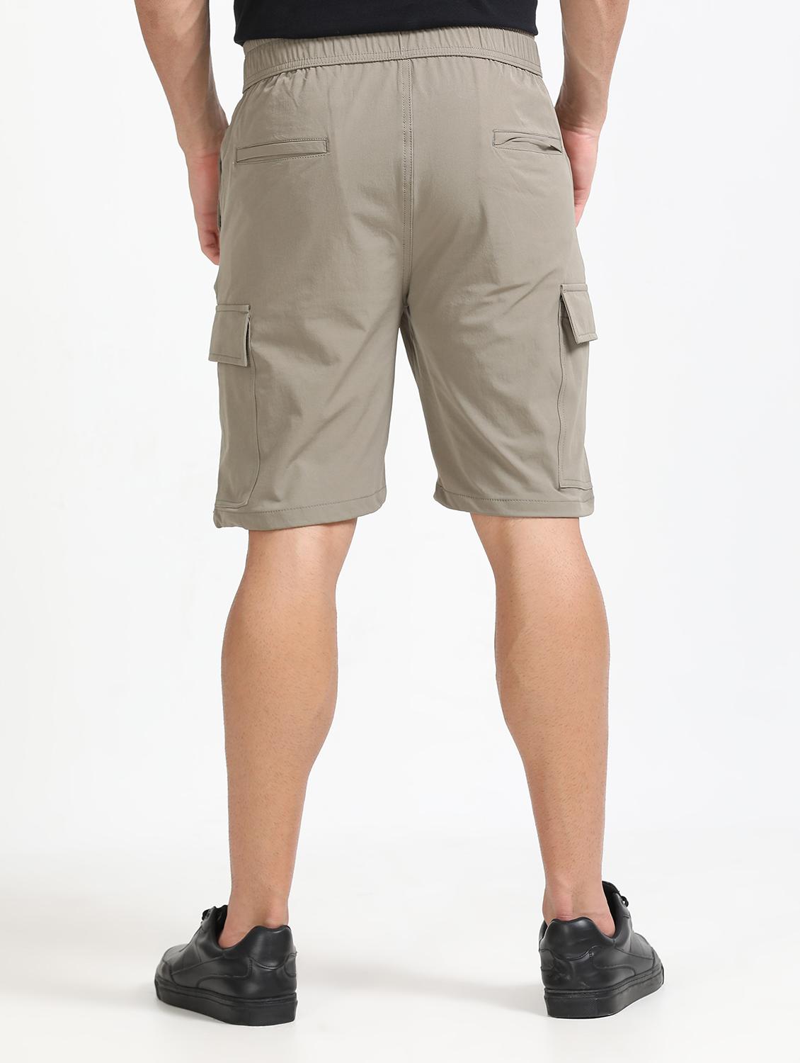 men solid mid rise regular fit cargo shorts - 22052641 - Standard Image - 2
