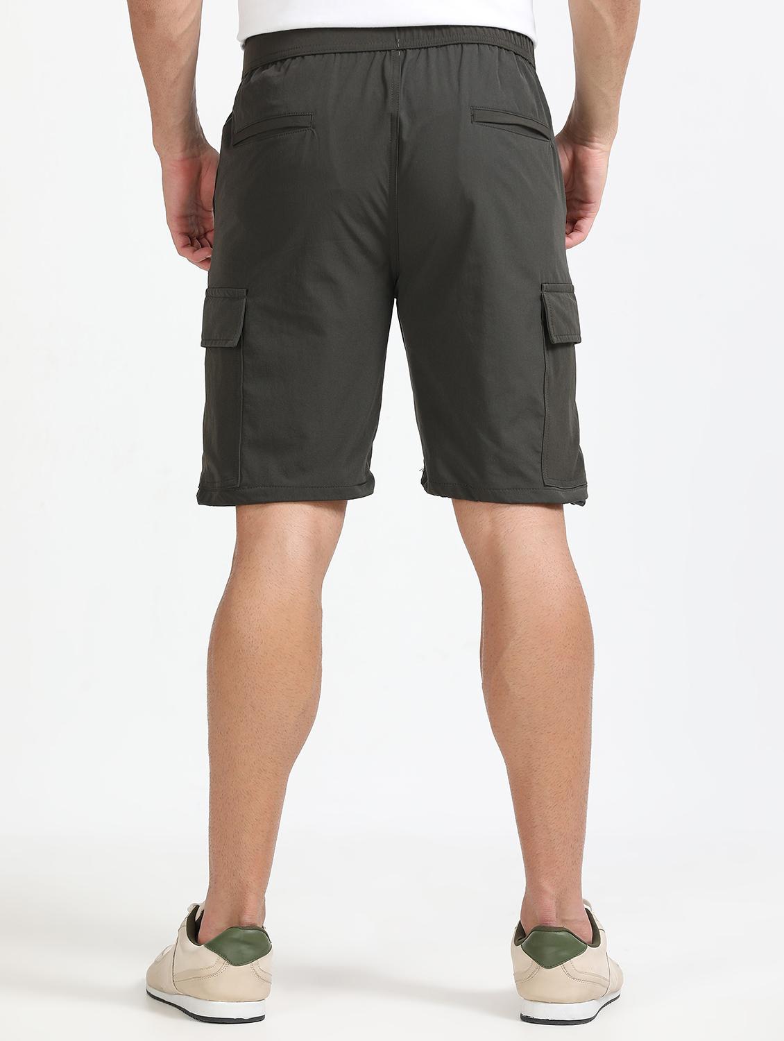men solid mid rise regular fit cargo shorts - 22052642 - Standard Image - 2