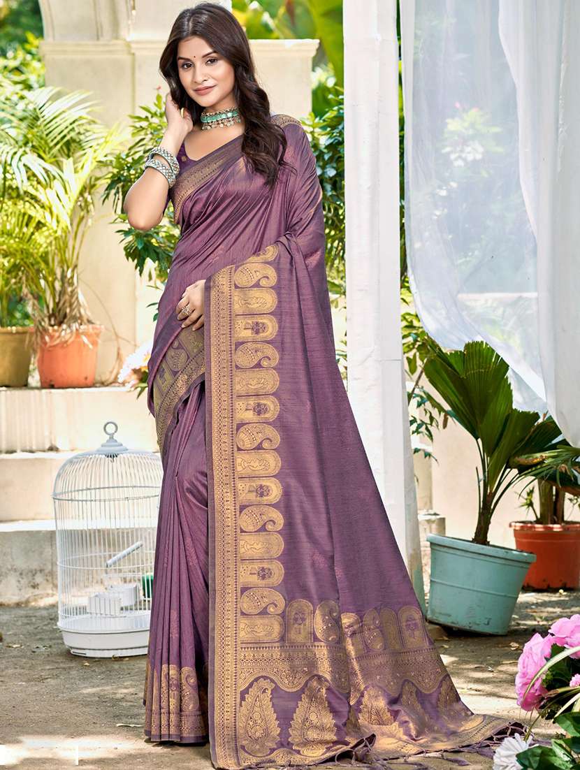 women solid with bordered saree with blouse