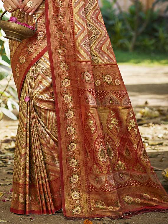 women self design bordered saree with blouse - 22053688 -  Standard Image - 2