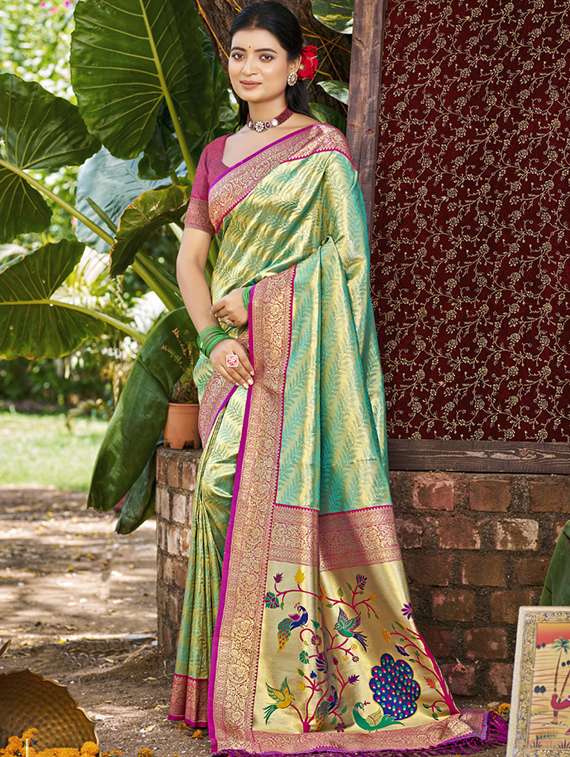women self design kanjivaram saree with blouse