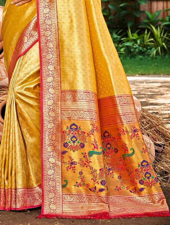 women self design kanjivaram saree with blouse - 22053708 -  Standard Image - 2