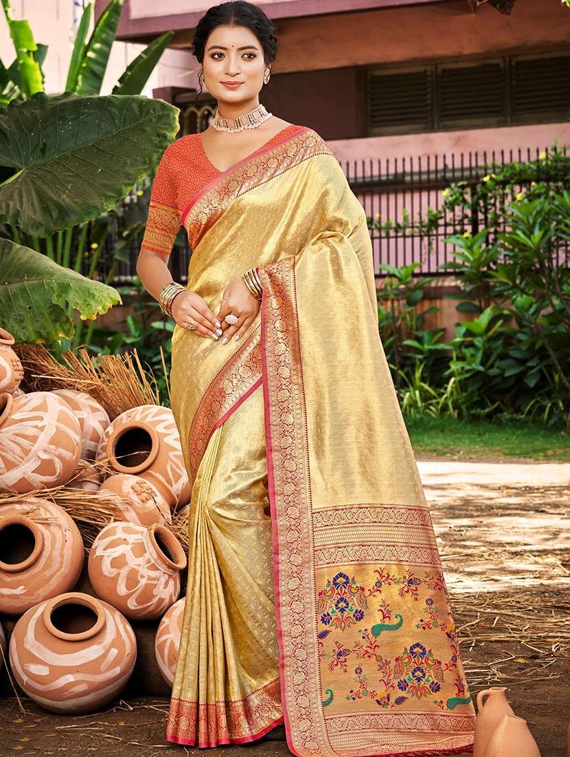 women self design kanjivaram saree with blouse