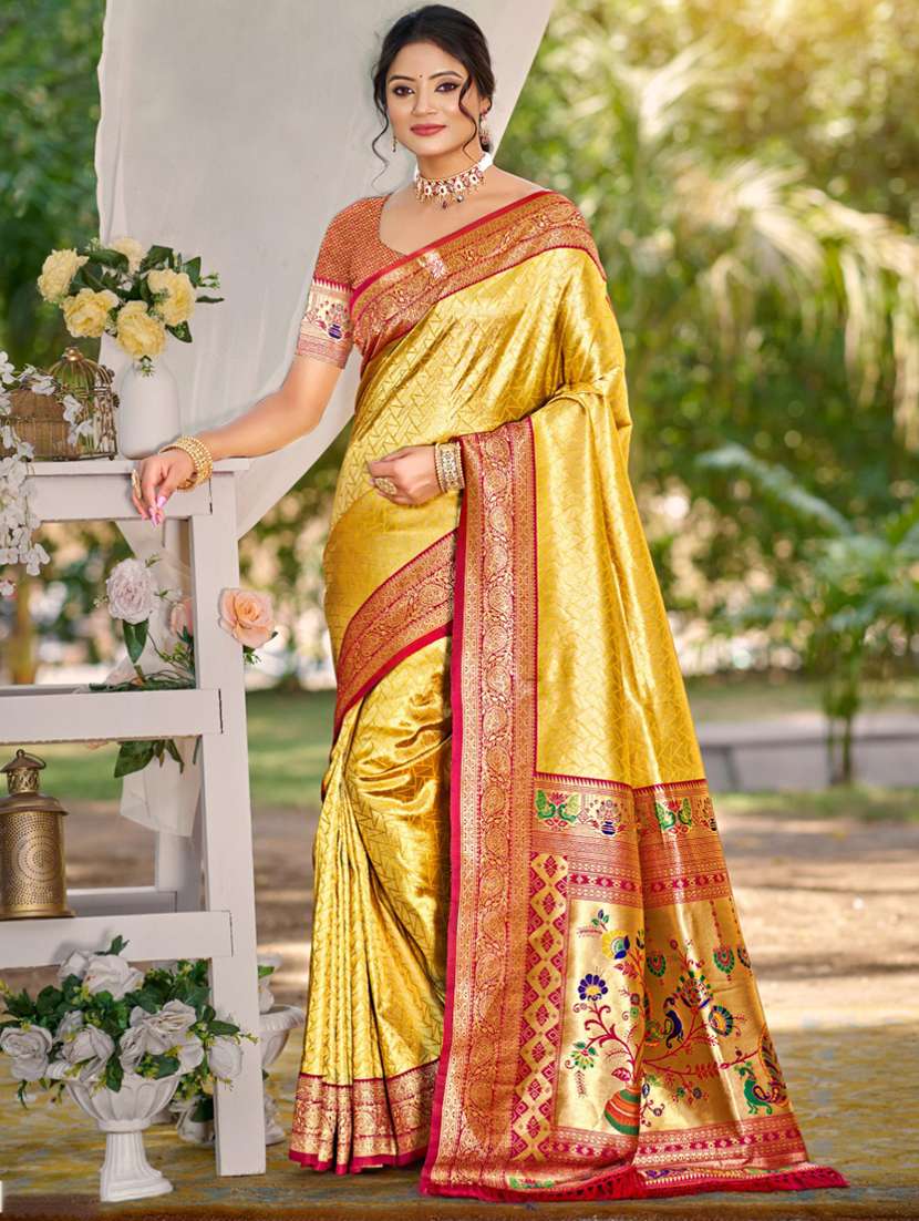 women self design kanjivaram saree with blouse