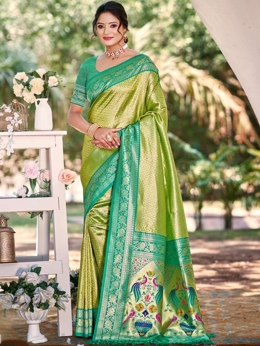 women self design kanjivaram saree with blouse