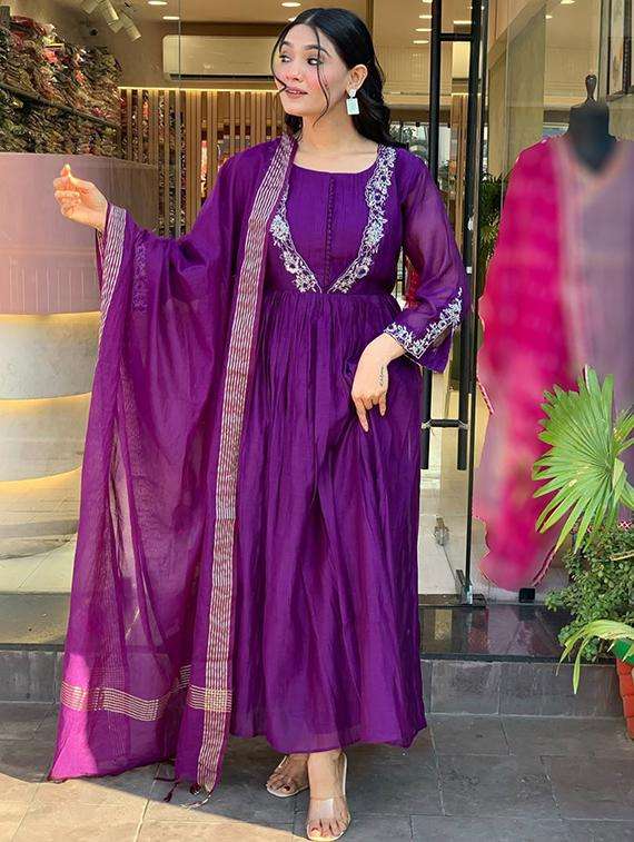 women embroidered three quarter sleeve kurta pant with dupatta set - 22053794 -  Standard Image - 2