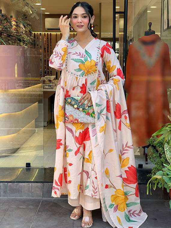 women embroidered three quarter sleeve kurta pant with dupatta set