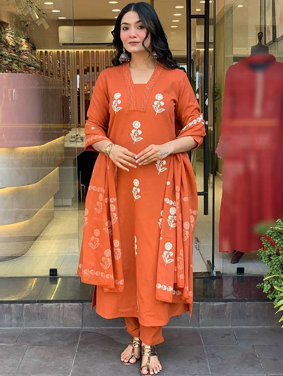 women embroidered three quarter sleeve kurta pant with dupatta set - 22053814 -  Standard Image - 2