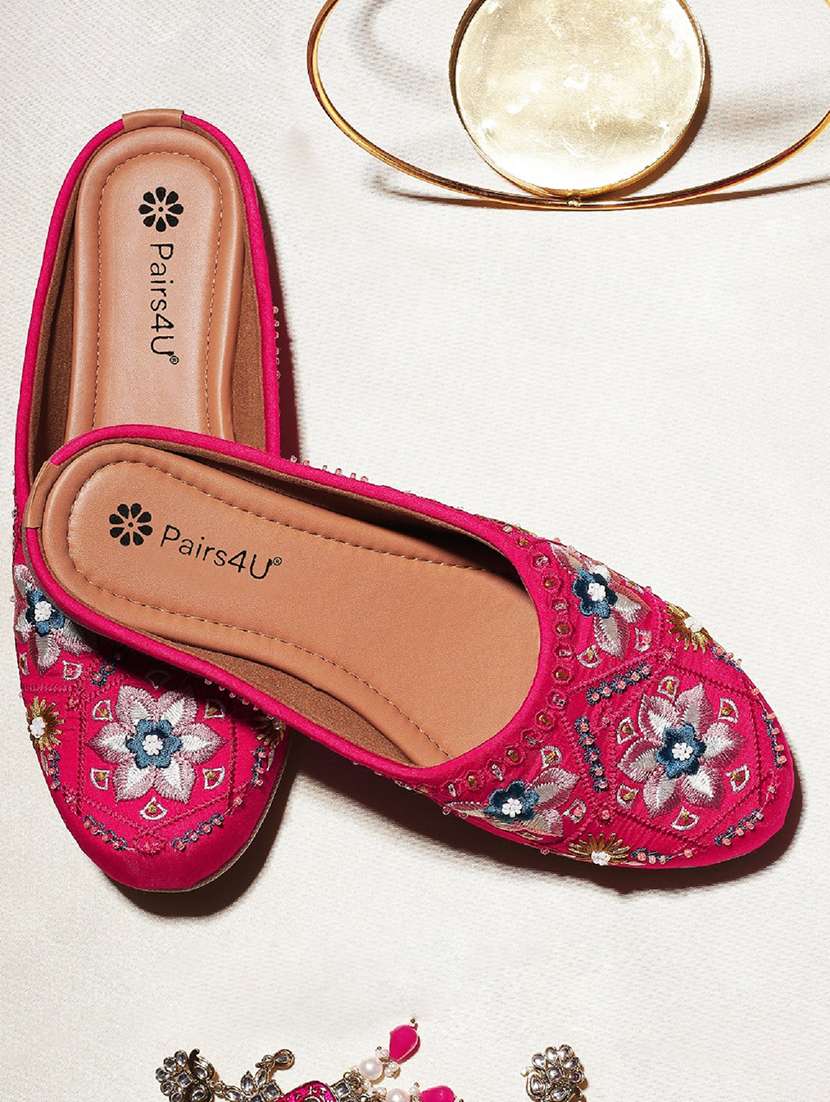 women embroidered slip on juti