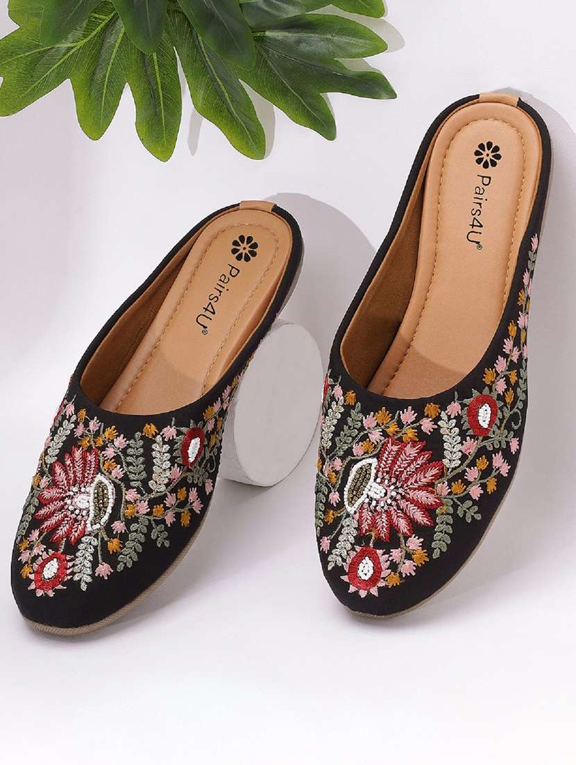 women embroidered slip on juti