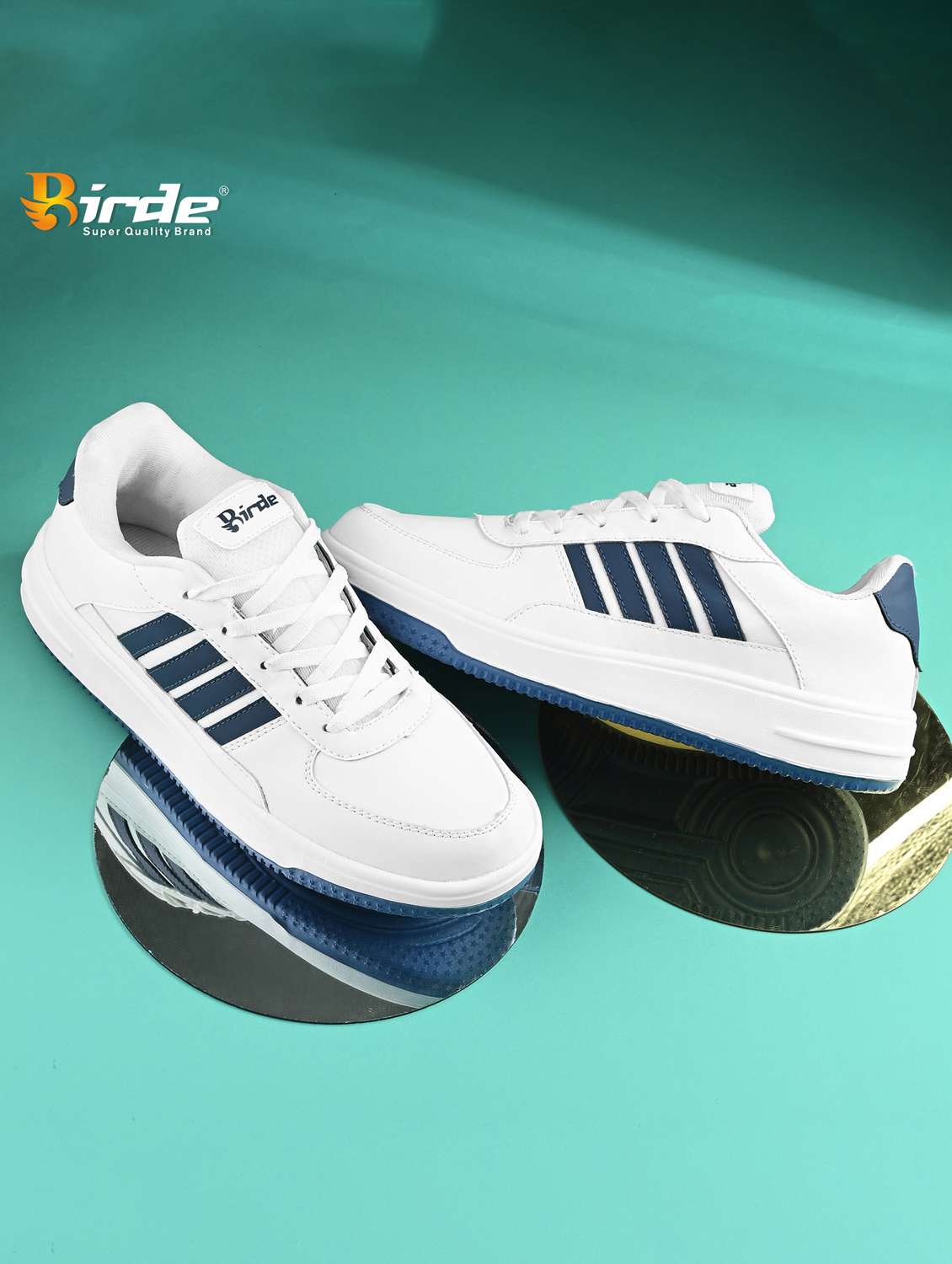 men white lace up sport shoe
