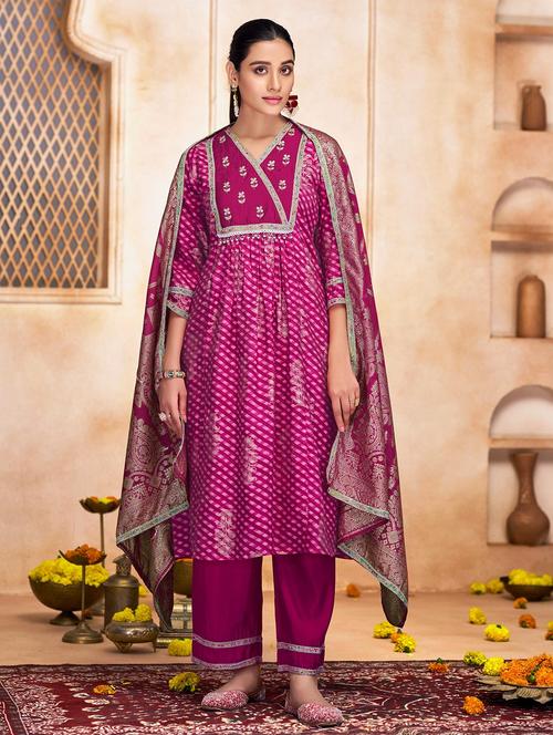 women three quarter sleeve kurta pant with dupatta set - 22054140 - Standard Image - 0