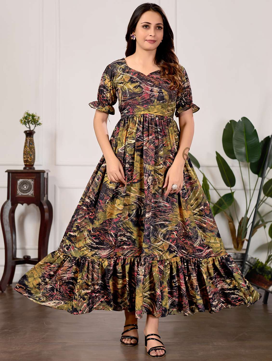 women printed puff sleevev tiered maxi dress