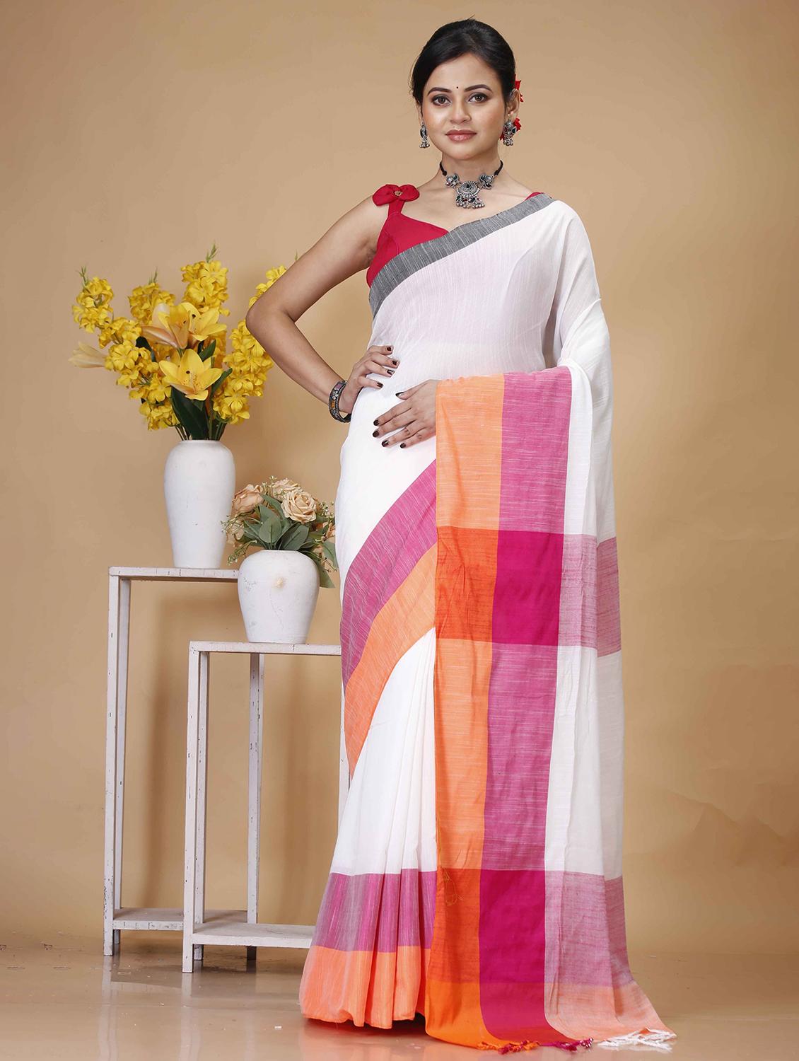 women solid with bordered handloom saree - 22055505 - Zoom Image - 0