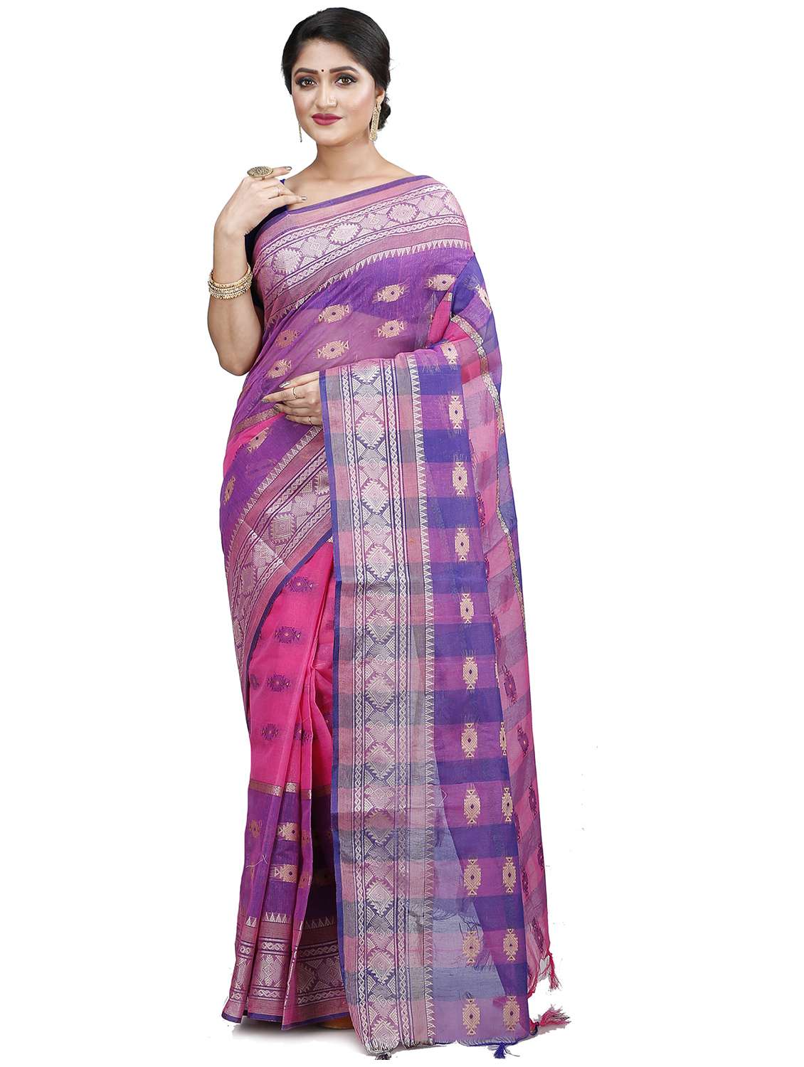 women self design handloom saree - 22056076 - Zoom Image - 0
