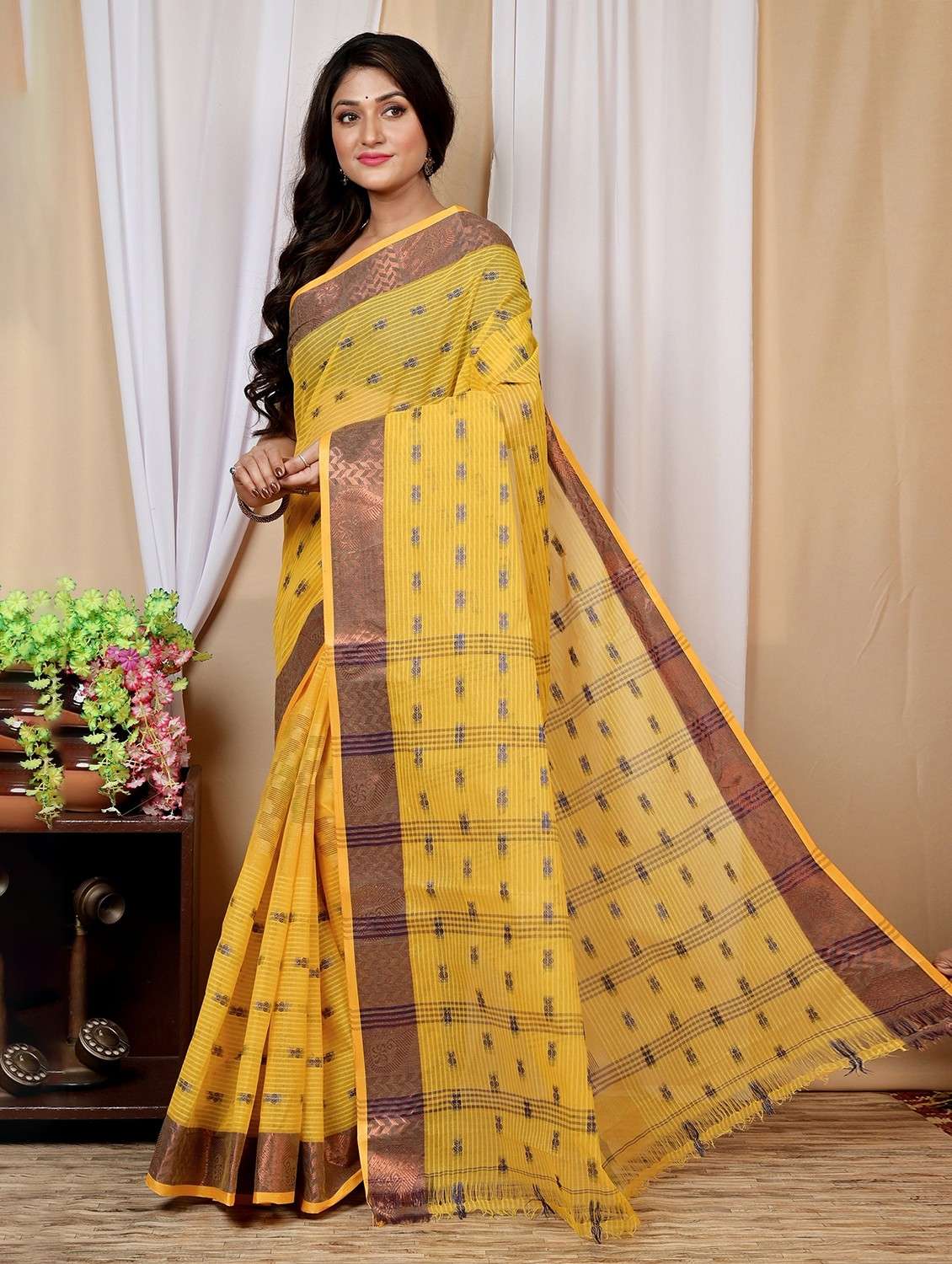 yellow cotton tant saree - 22056456 - Standard Image - 2