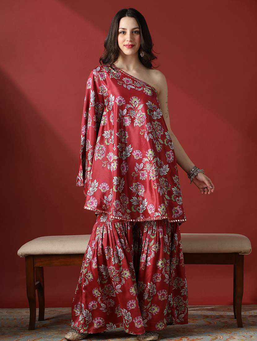 red coord set - 22056944 - Zoom Image - 0