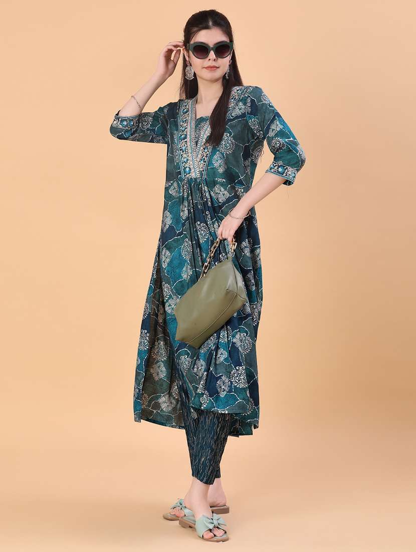 women three quarter sleeve kurta and pant set
