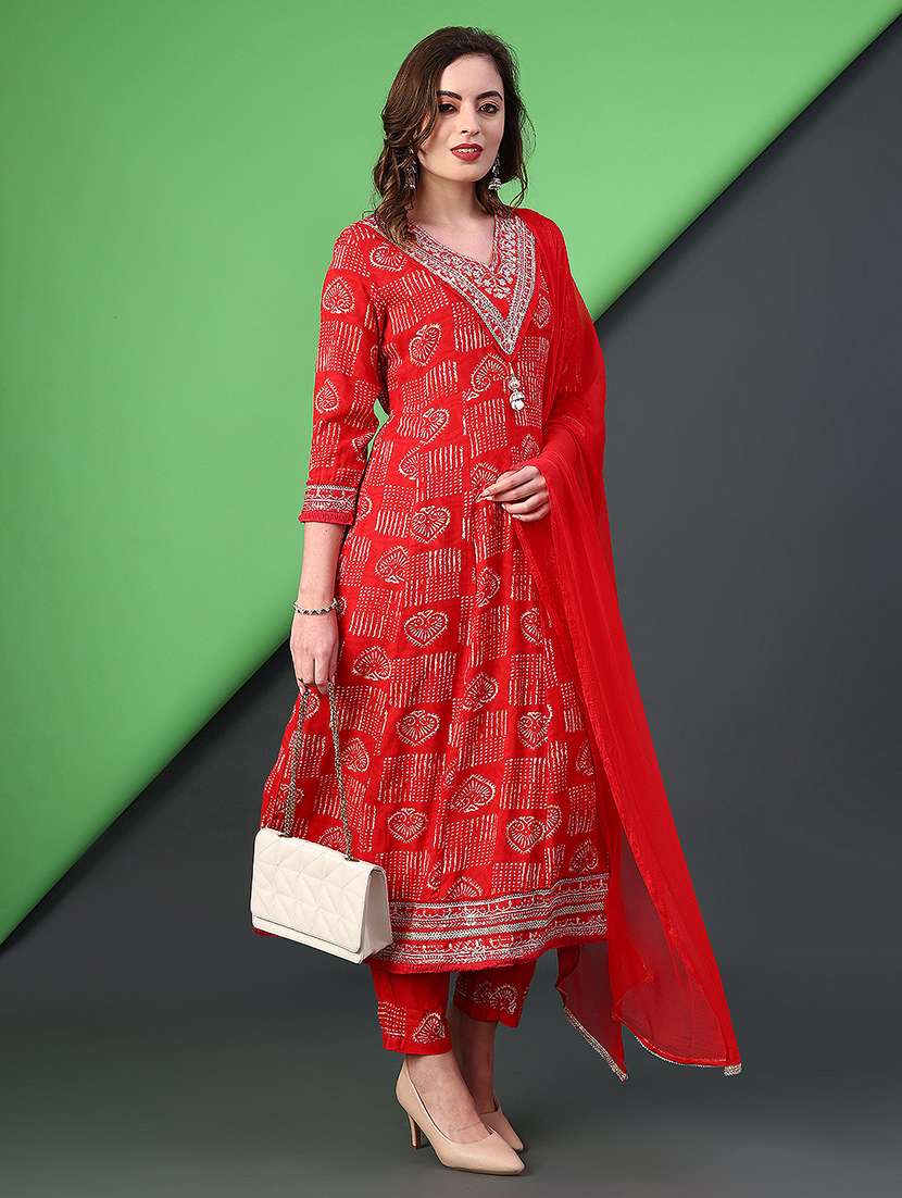 women printed kurta and pant set with dupatta