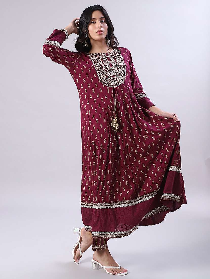 women three quarter sleeve kurta and pant with dupatta - 22057494 -  Standard Image - 2