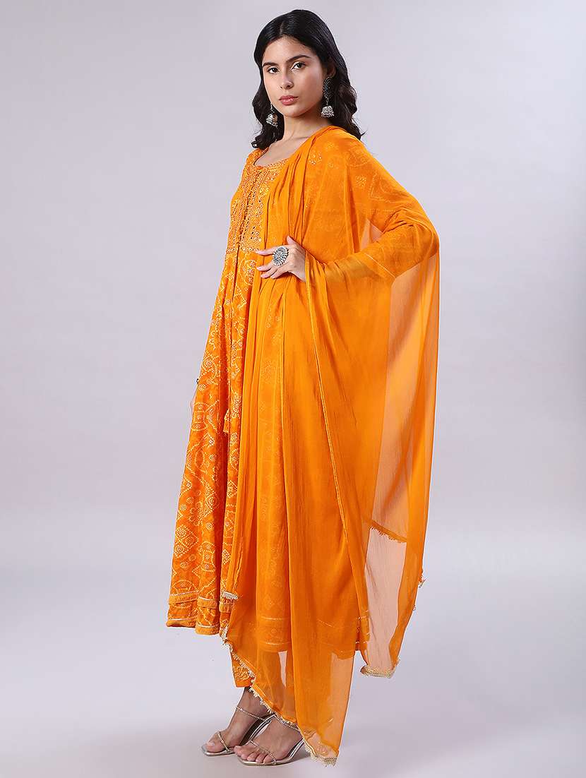 women three quarter sleeve kurta and pant with dupatta - 22057654 -  Standard Image - 2