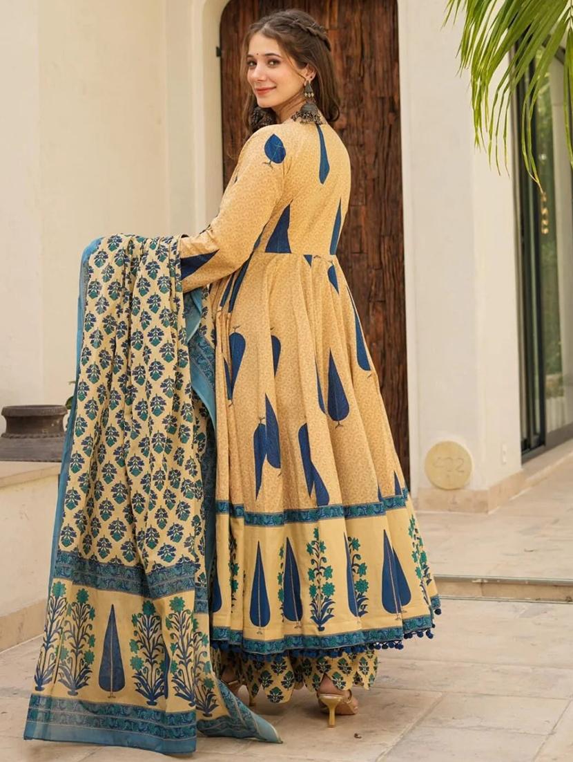 women three quarter sleeve kurta palazzo with dupatta set - 22057663 - Standard Image - 2