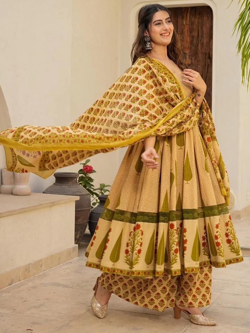 women three quarter sleeve kurta palazzo with dupatta set - 22057665 - Standard Image - 2