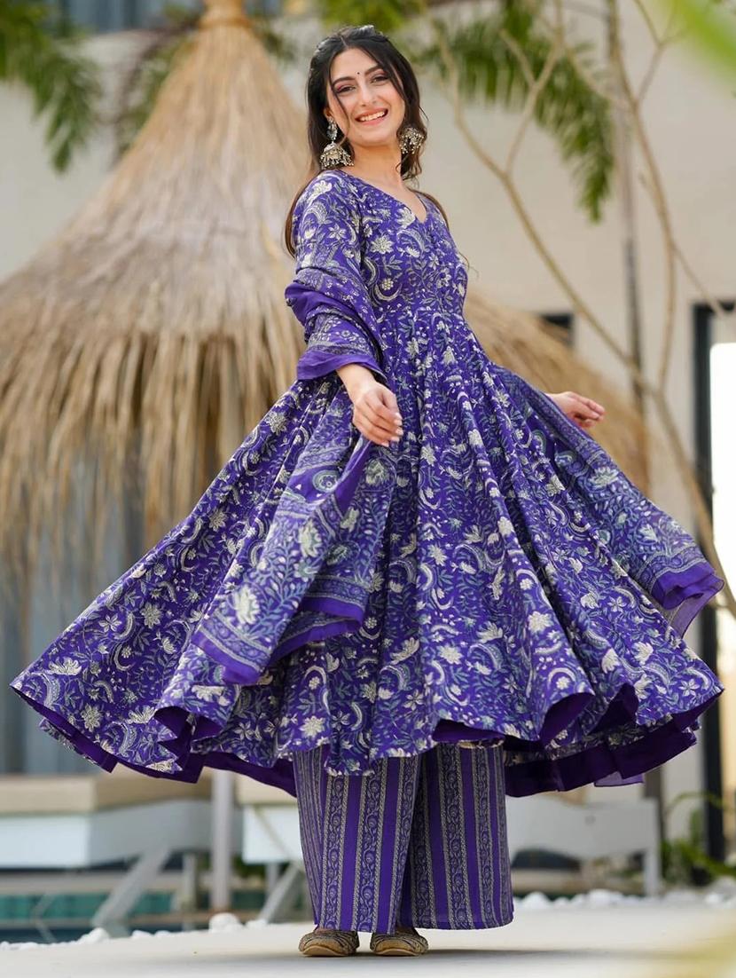 women three quarter sleeve kurta palazzo with dupatta set - 22057675 - Standard Image - 2