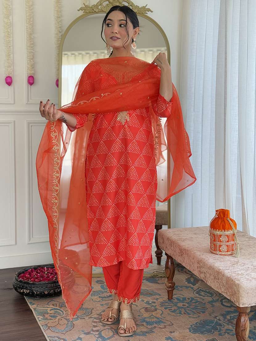 women three quarter sleeve kurta pant with dupatta set - 22057697 - Standard Image - 2