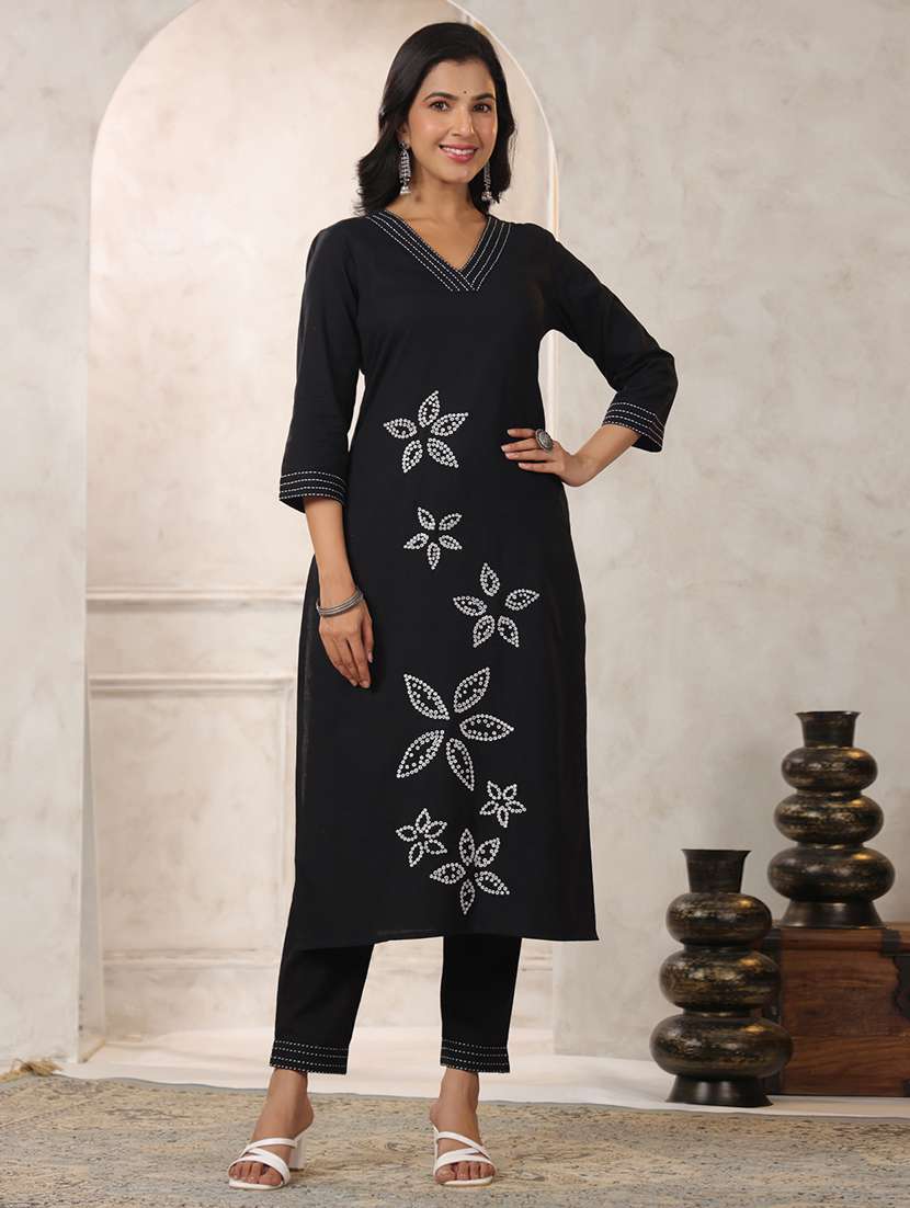 women embroidered three quarter sleeve kurta pant set