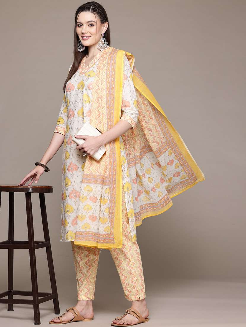 women printed three quarter sleeve kurta pant with dupatta set
