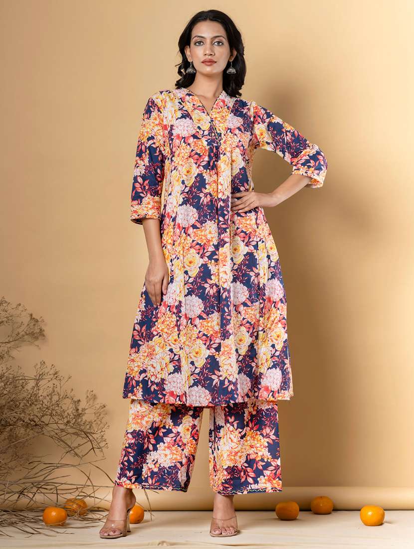 women three quarter sleeve kurta and palazzo set - 22058173 - Standard Image - 2