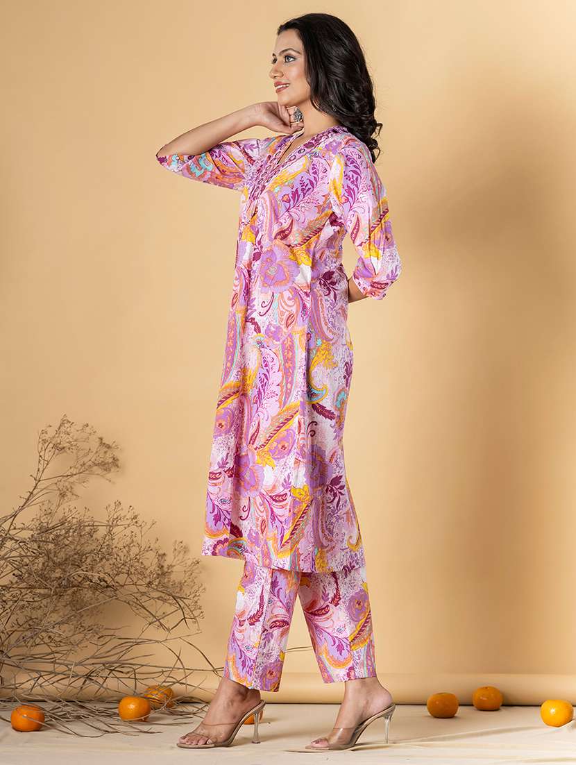 women three quarter sleeve kurta and pant set - 22058186 -  Standard Image - 2