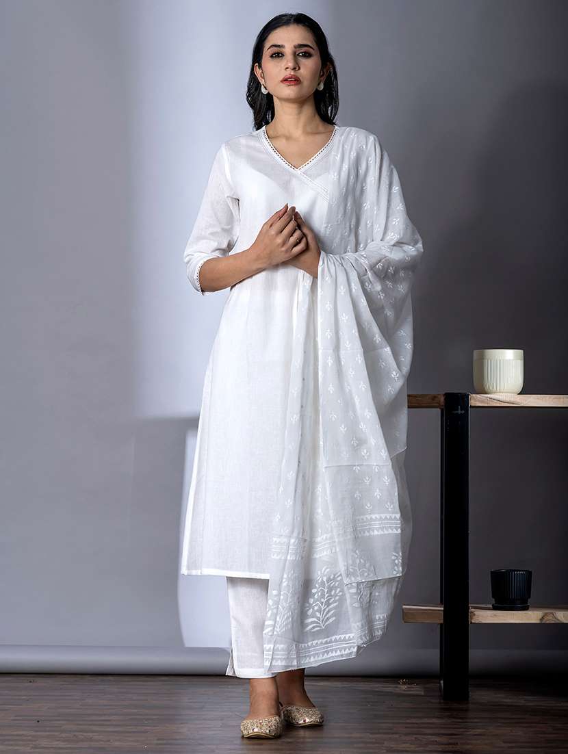 women three quarter sleeve kurta and pant with dupatta  - 22058244 -  Standard Image - 2