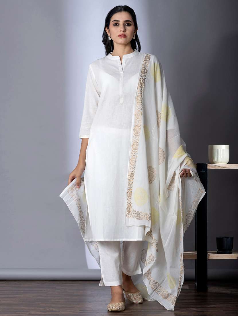 women three quarter sleeve kurta and pant with dupatta  - 22058246 -  Standard Image - 2