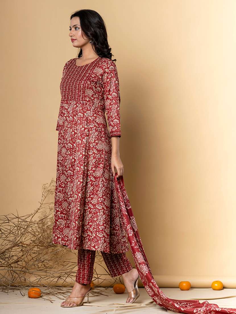 women three quarter sleeve kurta pant with dupatta set - 22058262 -  Standard Image - 2