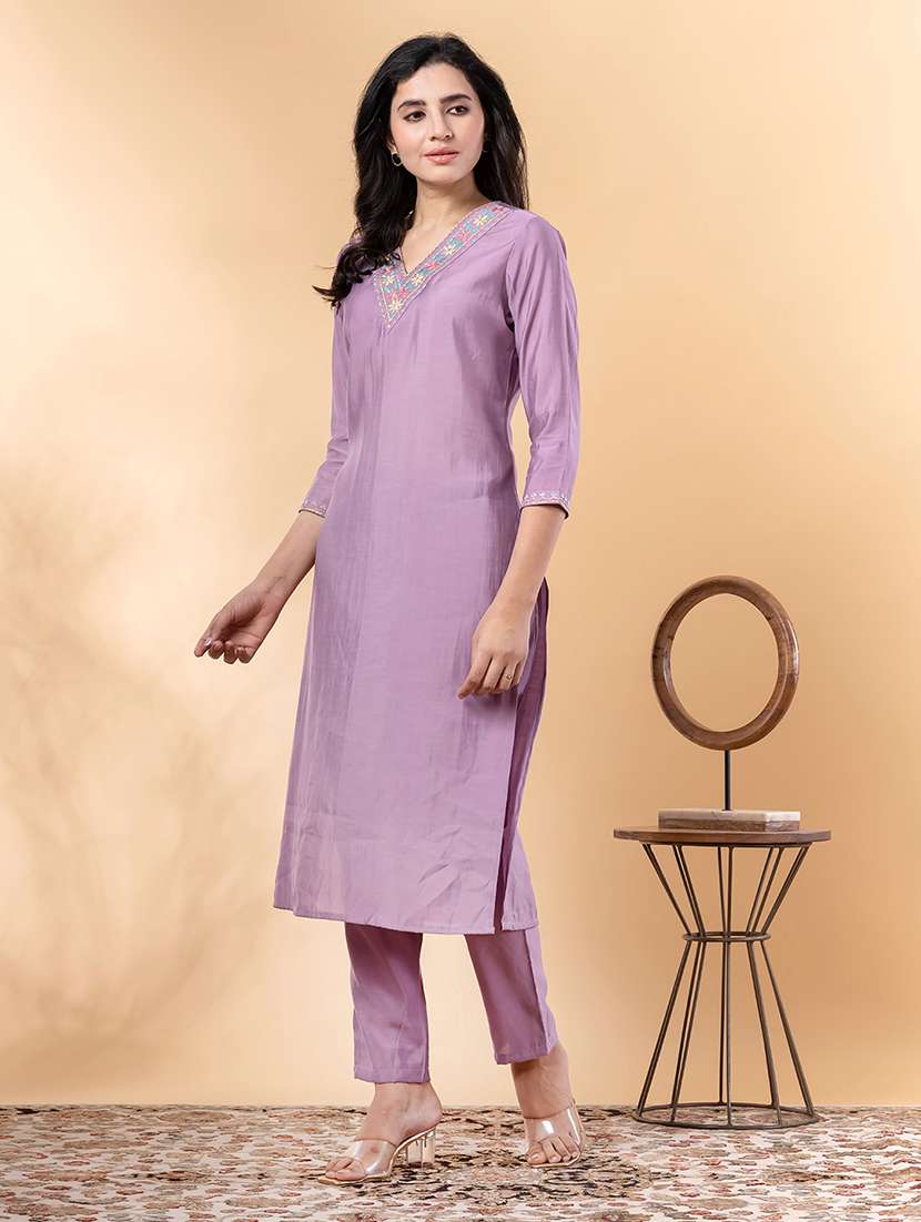 women three quarter sleeve kurta and pant set - 22058289 -  Standard Image - 2