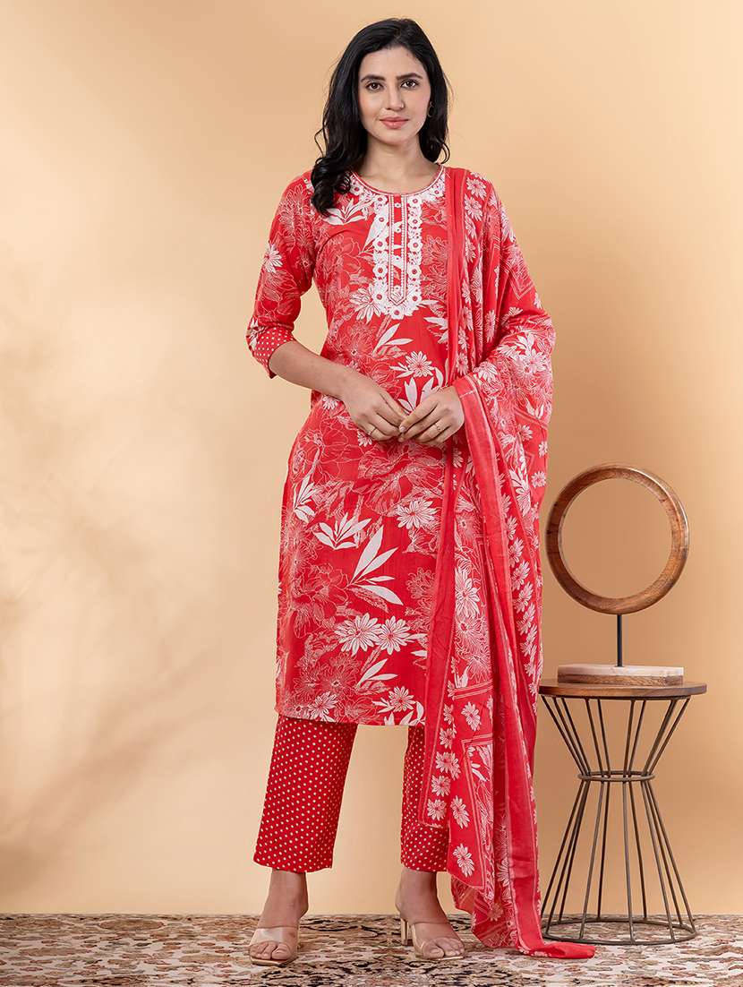 women three quarter sleeve kurta and pant with dupatta  - 22058300 -  Standard Image - 2