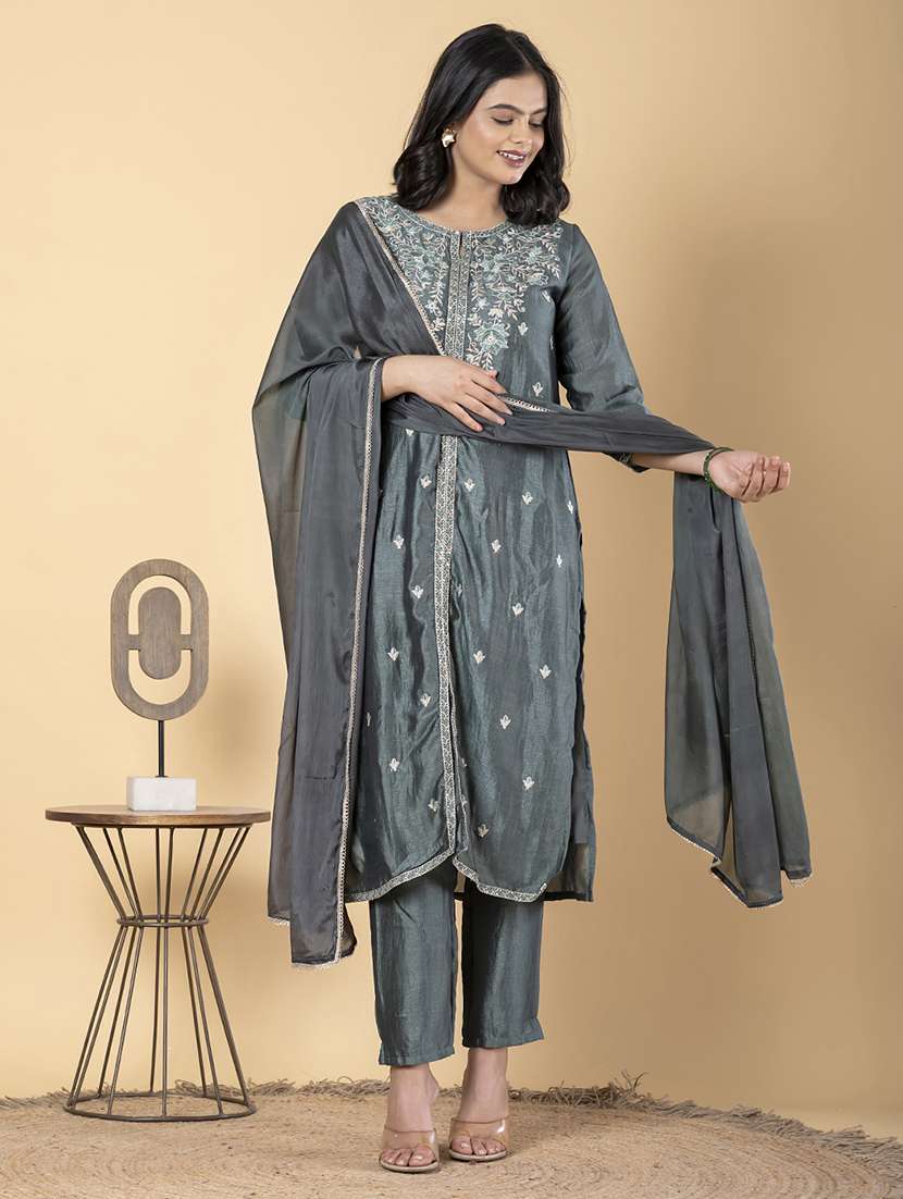 women three quarter sleeve kurta pant with dupatta set - 22058348 -  Standard Image - 2