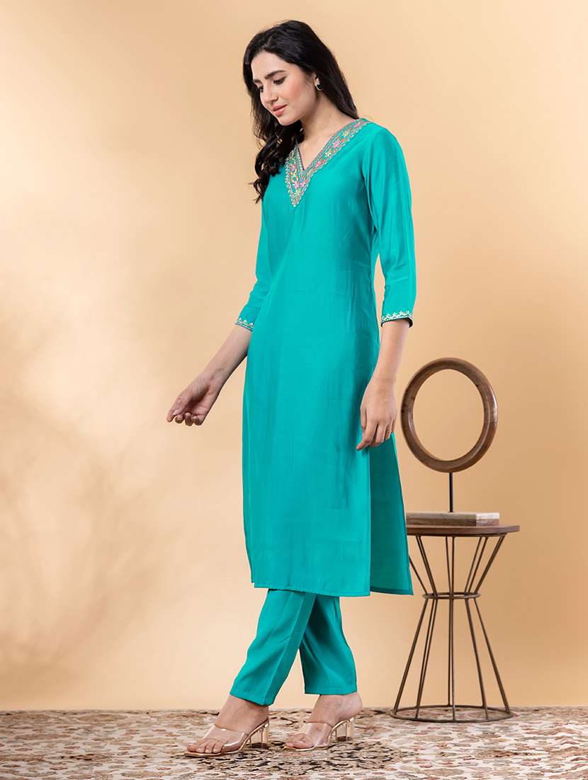 women three quarter sleeve kurta and pant set - 22058365 -  Standard Image - 2