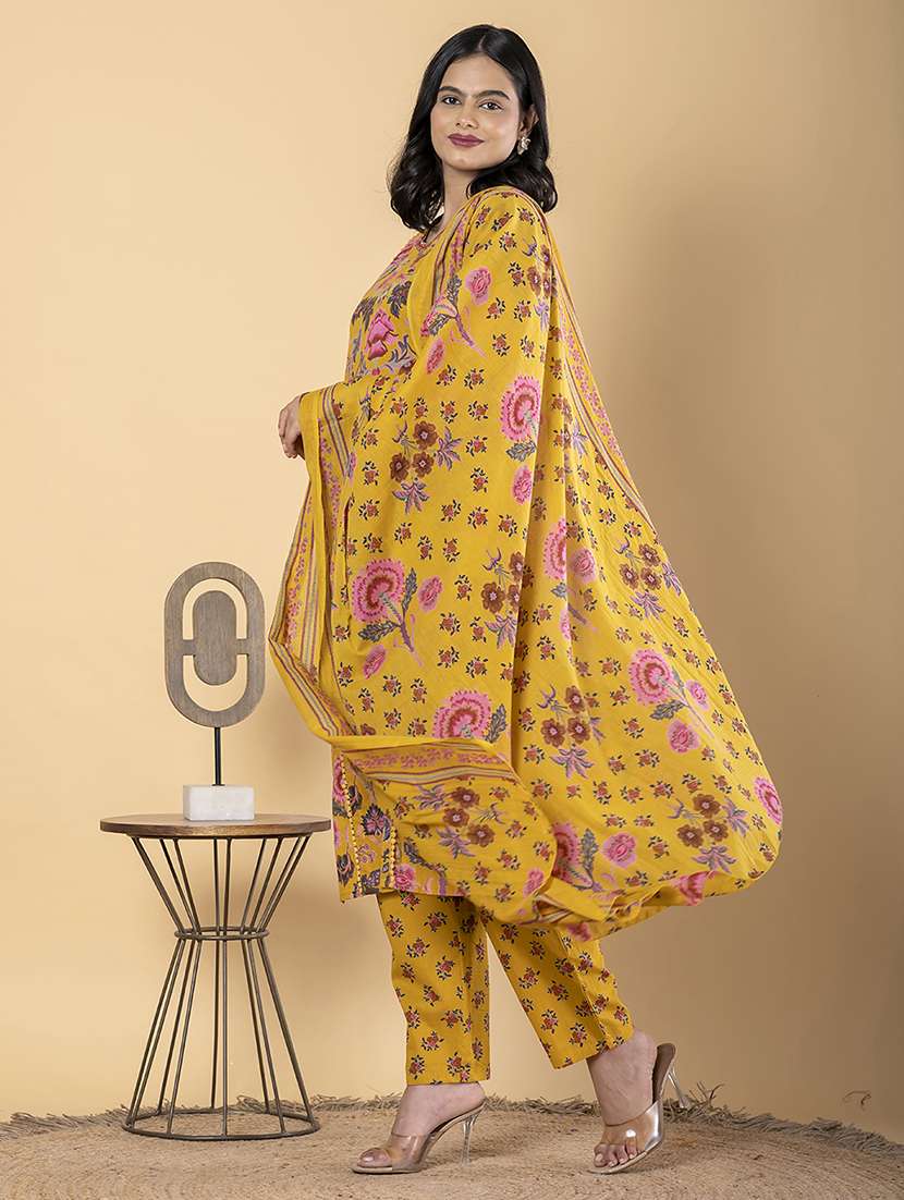 women three quarter sleeve kurta pant with dupatta set - 22058371 -  Standard Image - 2