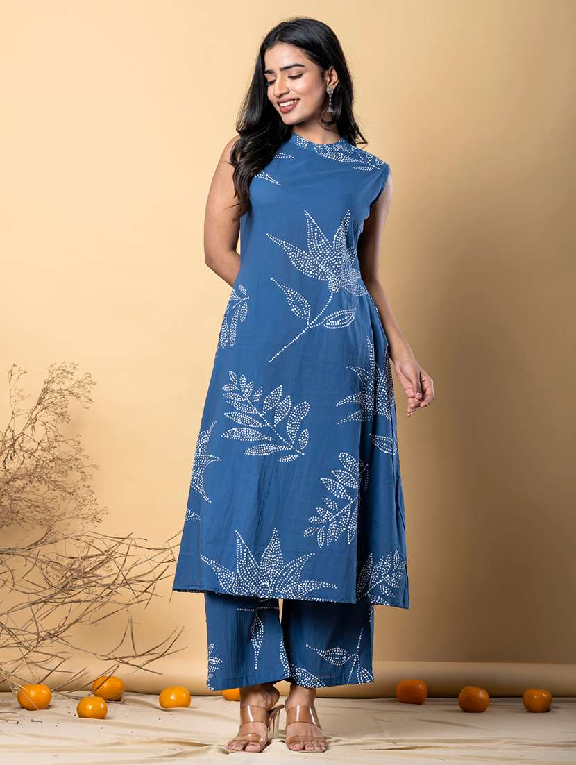 women sleeveless kurta and palazzo set - 22058386 -  Standard Image - 2