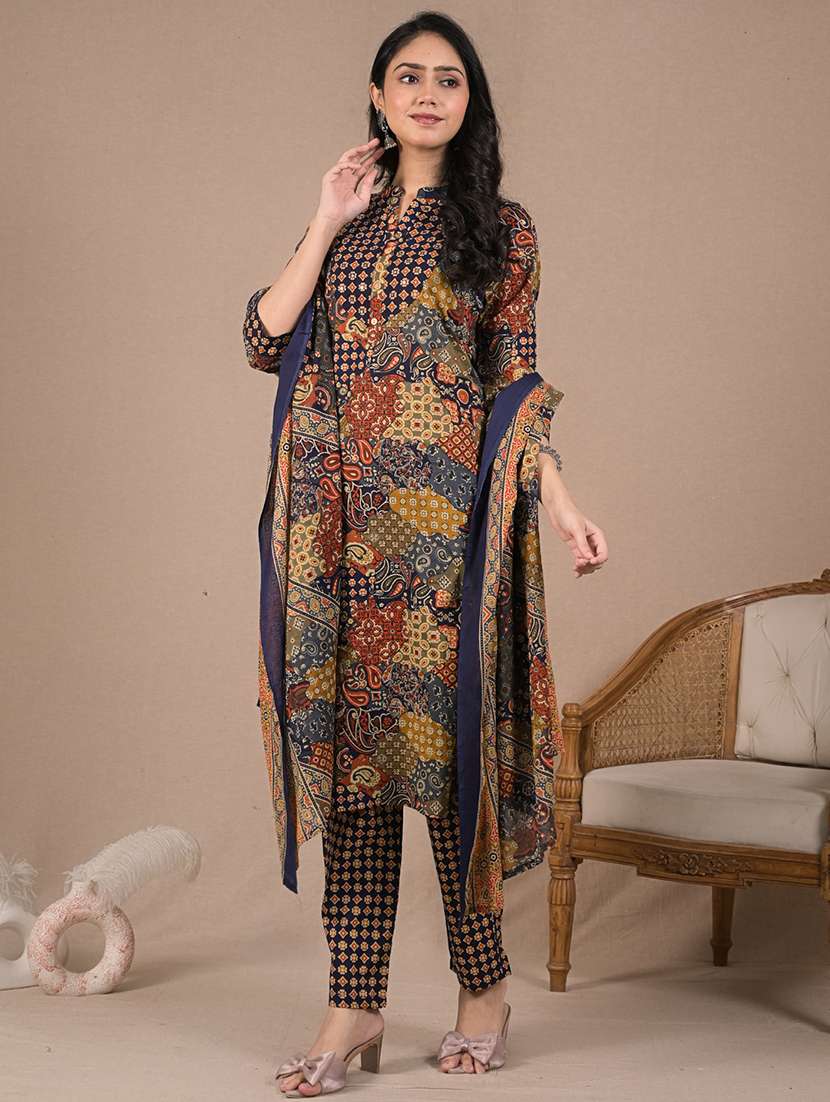 women three quarter sleeve kurta pant with dupatta set - 22058434 - Standard Image - 2