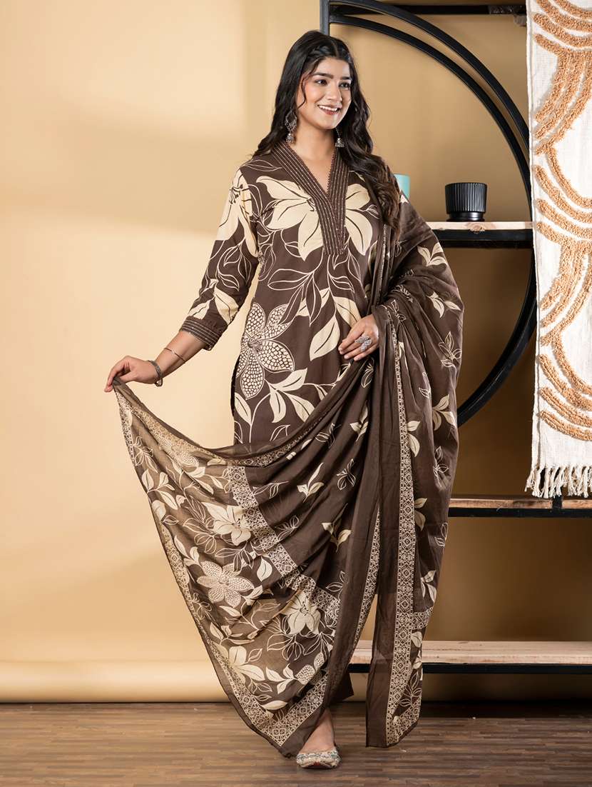 women three quarter sleeve kurta pant with dupatta set - 22058484 -  Standard Image - 2