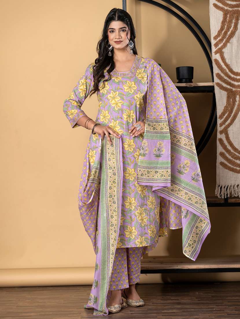 women three quarter sleeve kurta pant with dupatta set - 22058490 -  Standard Image - 2