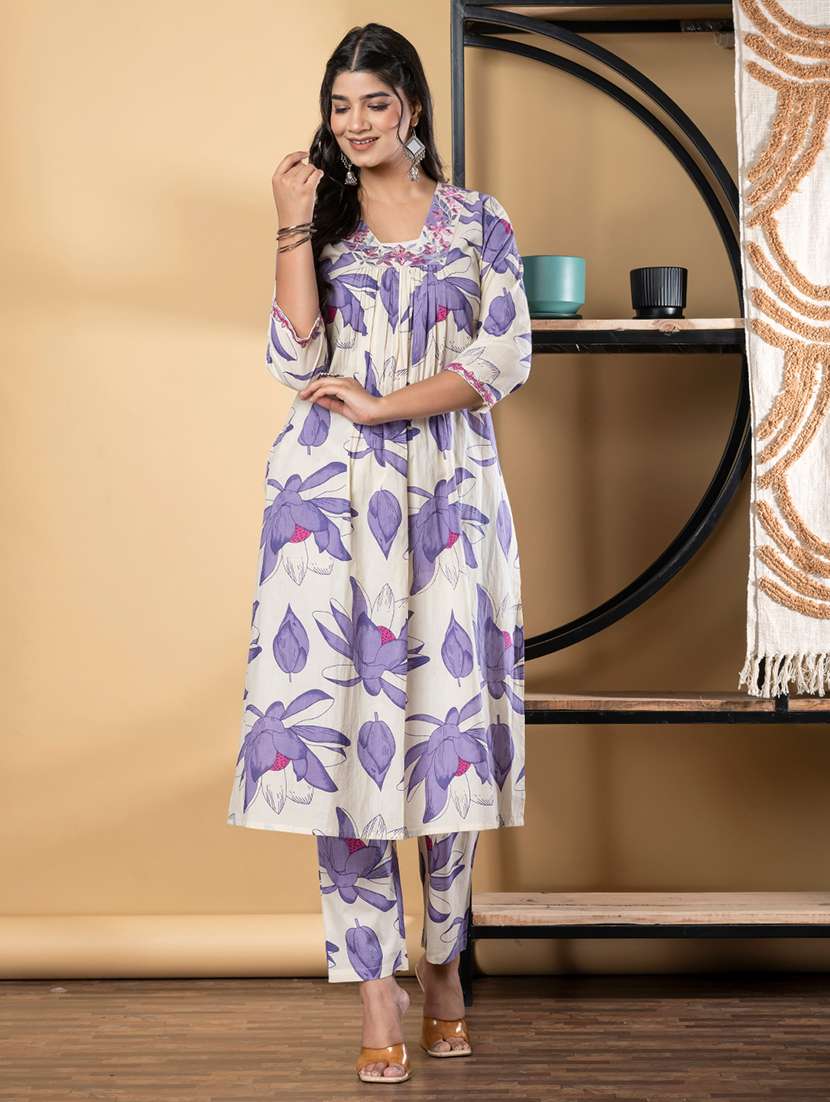 women three quarter sleeve kurta and pant set - 22058508 -  Standard Image - 2